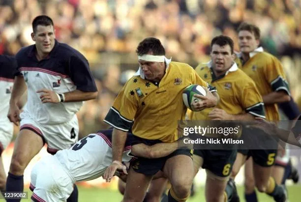 Kurt Shuman challenges for Oxford during the Varsity Match at Twickenham · 8 December 1998